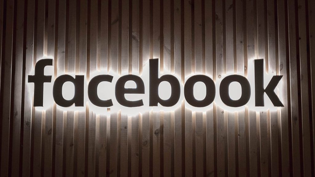 How to enable Dark Mode on Facebook